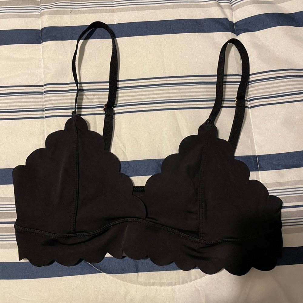 Black scalloped bralette